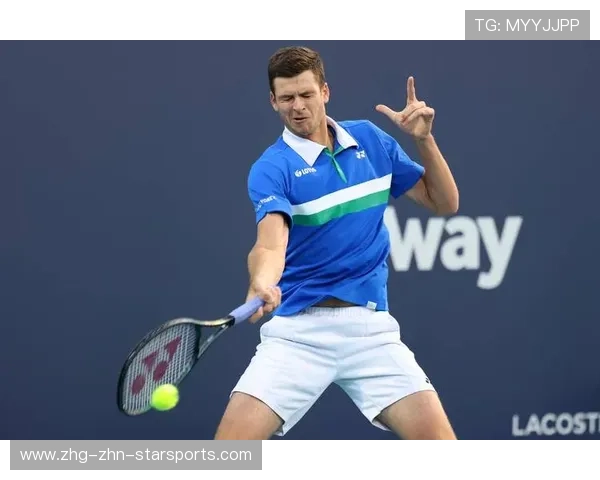 网球高手秘密武器：强力发球直穿底线的制胜技巧